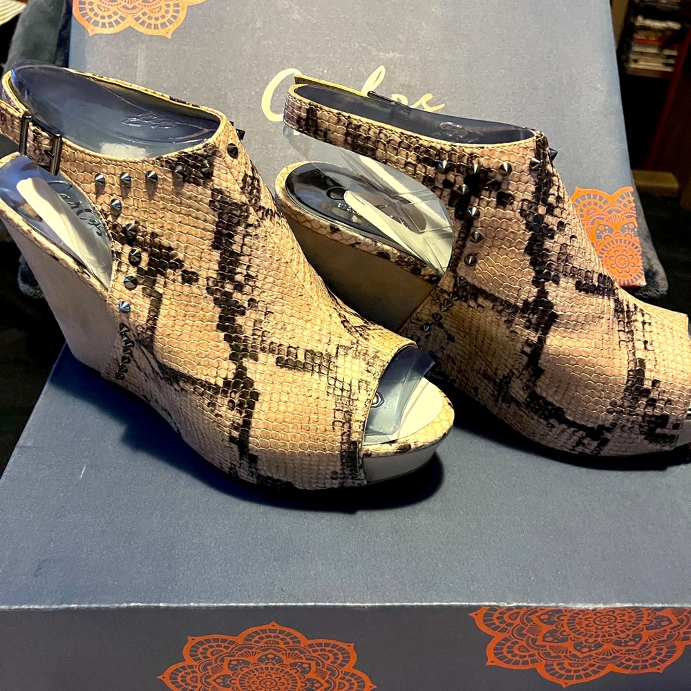 NWT snake skin sandals
